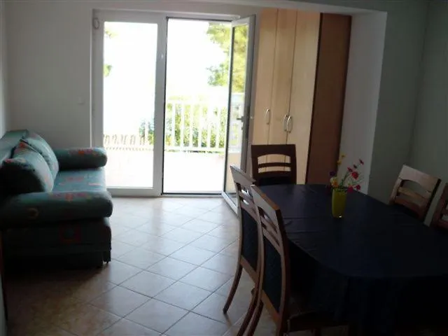 Maja Apartman *
